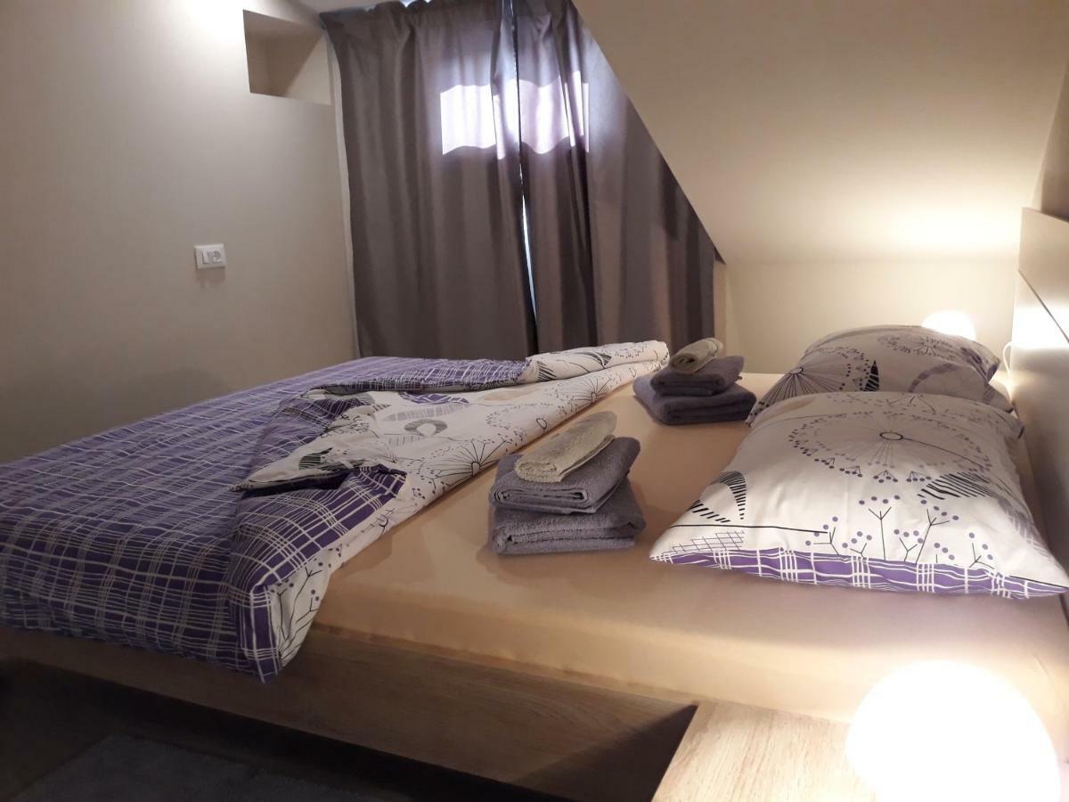 Center Apartment Dalu Pula Exterior photo